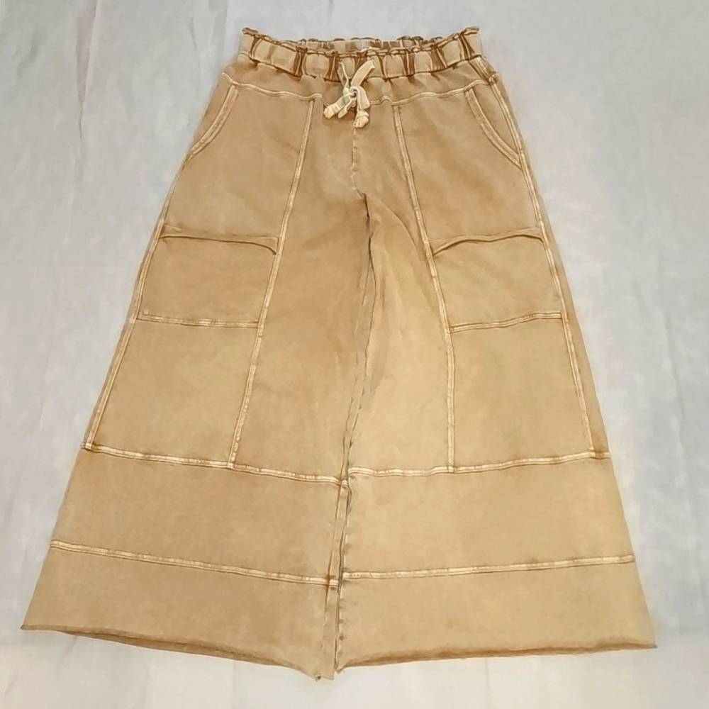 Easel Cropped Wide Leg Pant